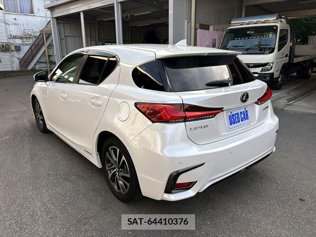 Lexus CT 2017-12 8074325-8
