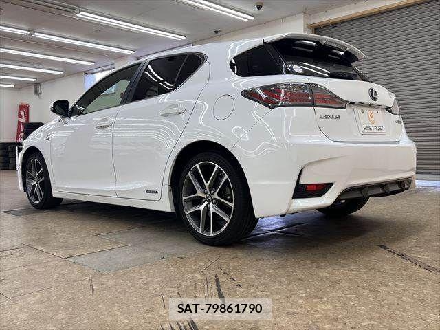 Lexus CT 2014-01 8074323-18