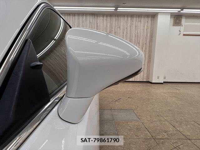 Lexus CT 2014-01 8074323-24