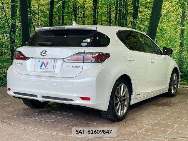 Lexus CT 2013-08 8100106-16