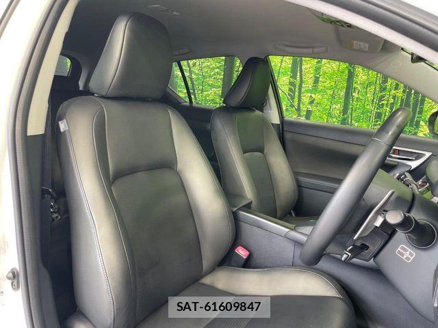 Lexus CT 2013-08 8100106-7