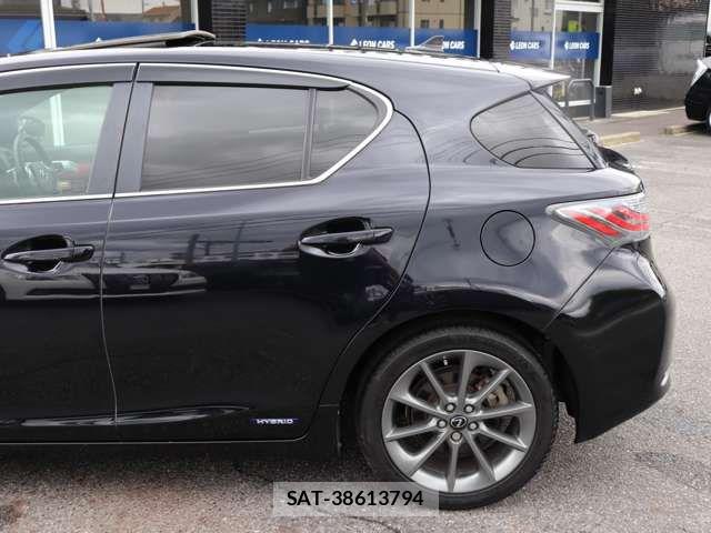 Lexus CT 2011-08 8130990-9