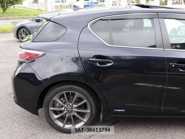 Lexus CT 2011-08 8130990-10
