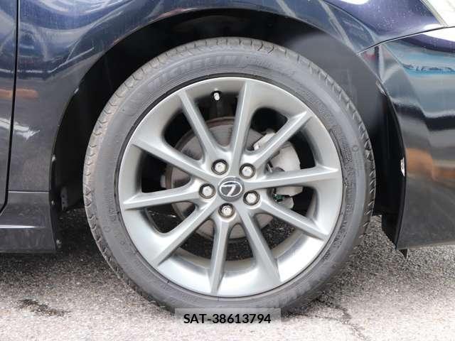 Lexus CT 2011-08 8130990-19