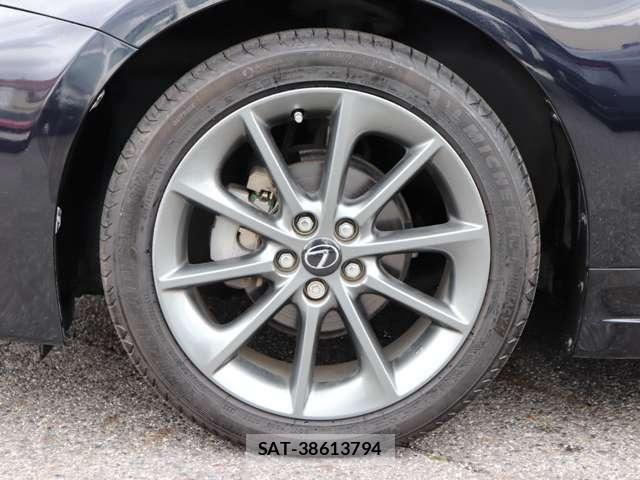 Lexus CT 2011-08 8130990-22