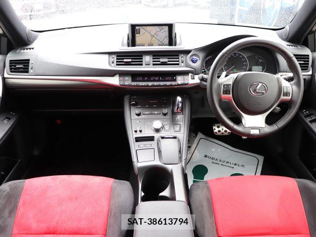 Lexus CT 2011-08 8130990-23