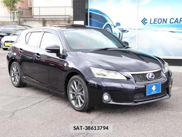 Lexus CT 2011-08 8130990-3