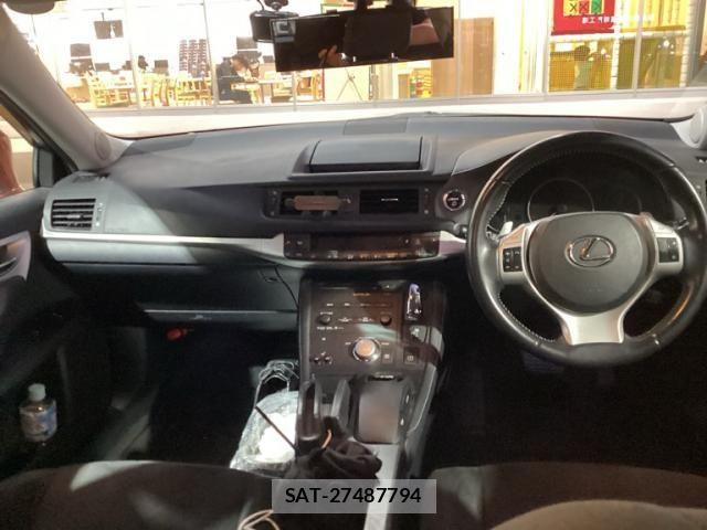 Lexus CT 2012-01 8130993-9