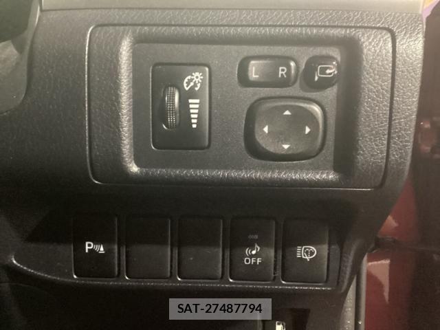 Lexus CT 2012-01 8130993-13