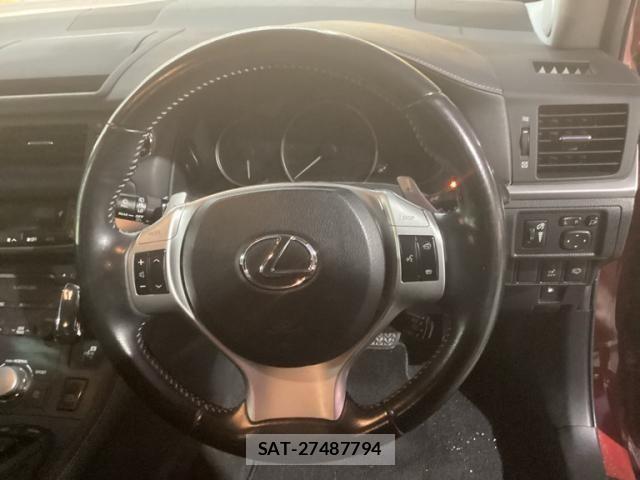 Lexus CT 2012-01 8130993-14