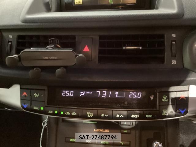 Lexus CT 2012-01 8130993-17