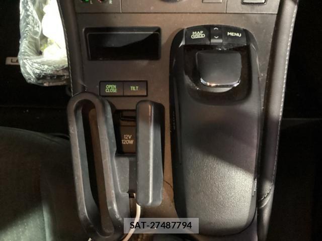 Lexus CT 2012-01 8130993-19