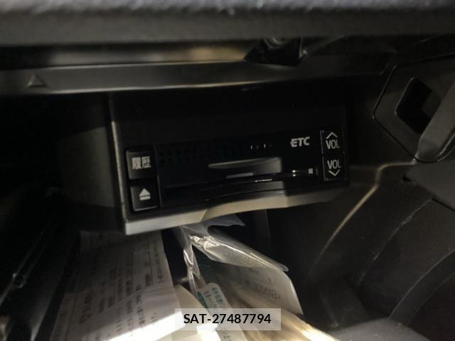 Lexus CT 2012-01 8130993-22