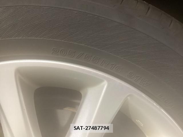 Lexus CT 2012-01 8130993-5