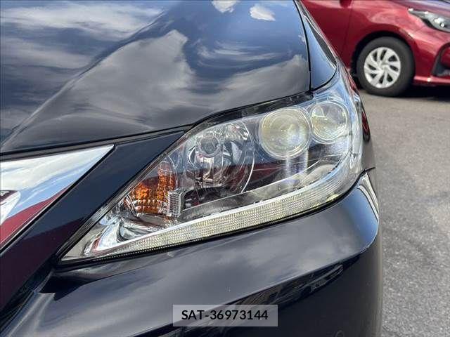 Lexus CT 2015-07 8130992-10