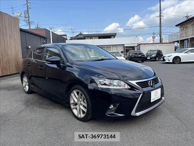 Lexus CT 2015-07 8130992-15