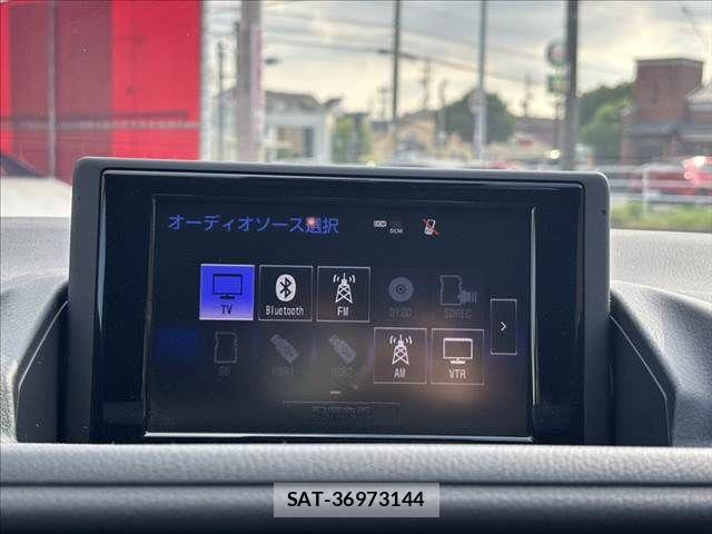 Lexus CT 2015-07 8130992-4