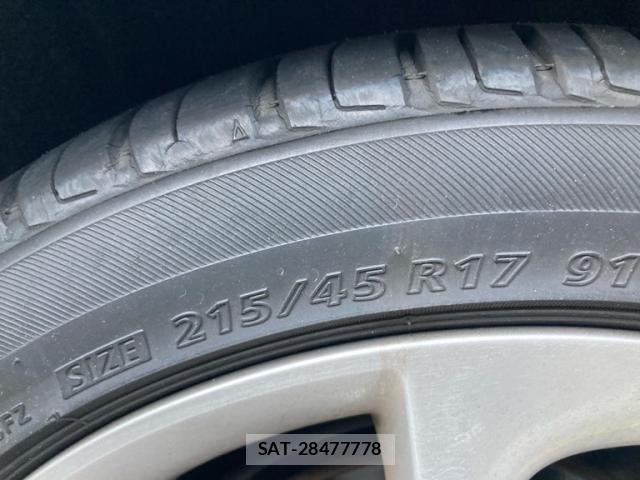 Lexus CT 2011-12 8146053-10