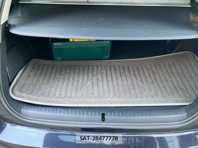 Lexus CT 2011-12 8146053-13