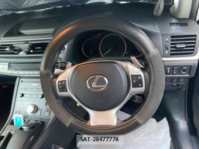 Lexus CT 2011-12 8146053-18