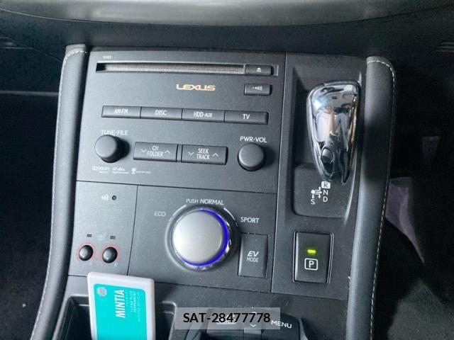Lexus CT 2011-12 8146053-19