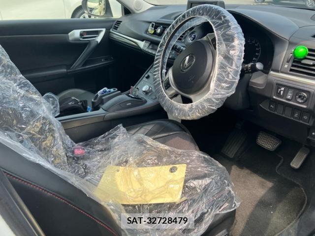 Lexus CT 2012-11 8146051-12