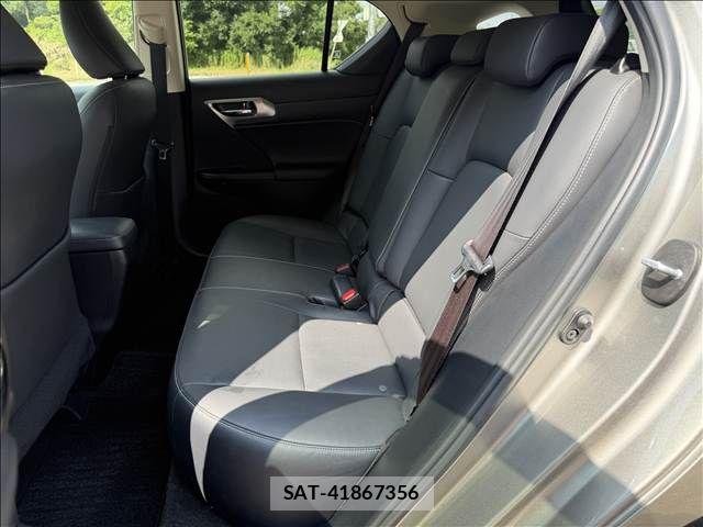 Lexus CT 2018-05 8208339-9