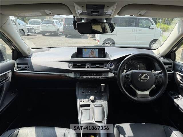 Lexus CT 2018-05 8208339-1