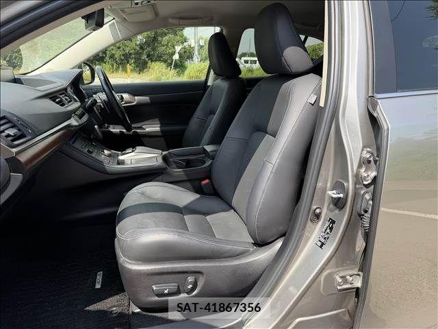 Lexus CT 2018-05 8208339-24