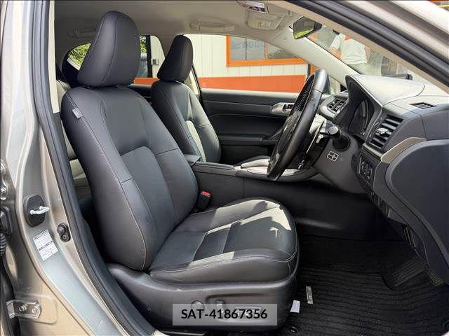 Lexus CT 2018-05 8208339-8
