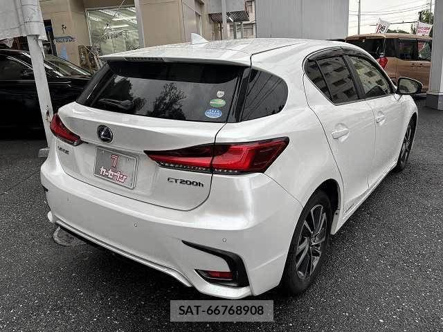 Lexus CT 2017-09 8208341-17