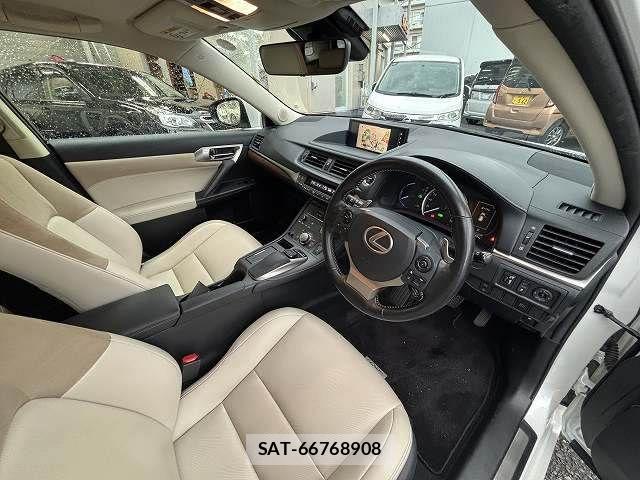 Lexus CT 2017-09 8208341-19