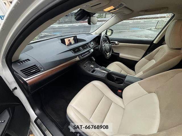 Lexus CT 2017-09 8208341-21