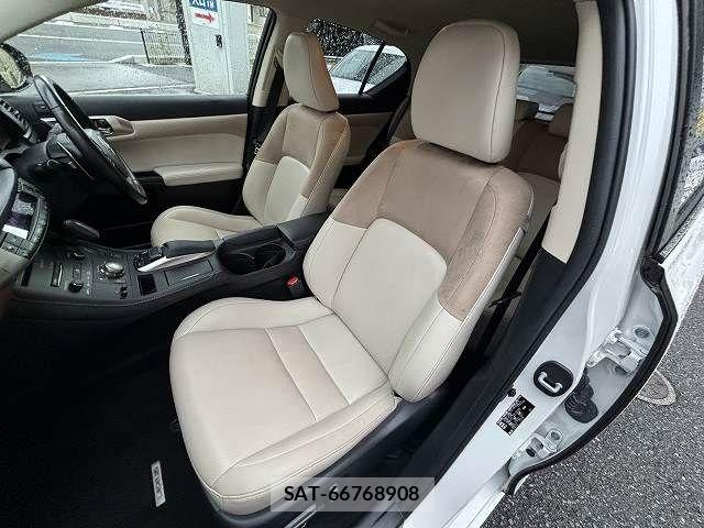 Lexus CT 2017-09 8208341-22