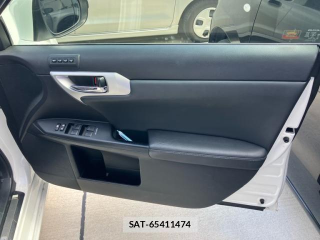 Lexus CT 2011-10 8230599-13