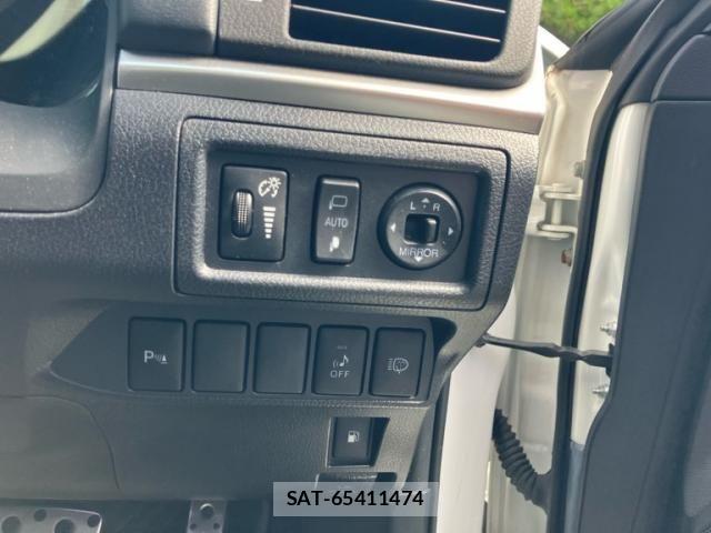 Lexus CT 2011-10 8230599-15