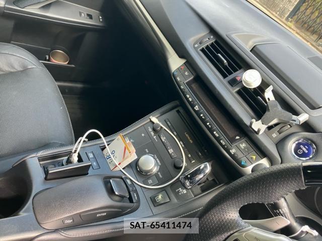 Lexus CT 2011-10 8230599-17
