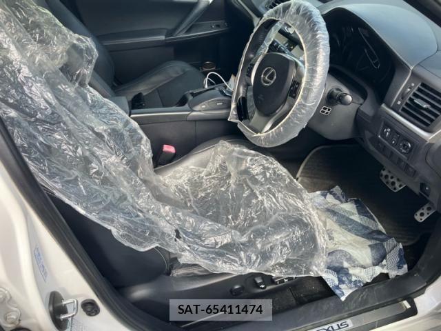 Lexus CT 2011-10 8230599-19