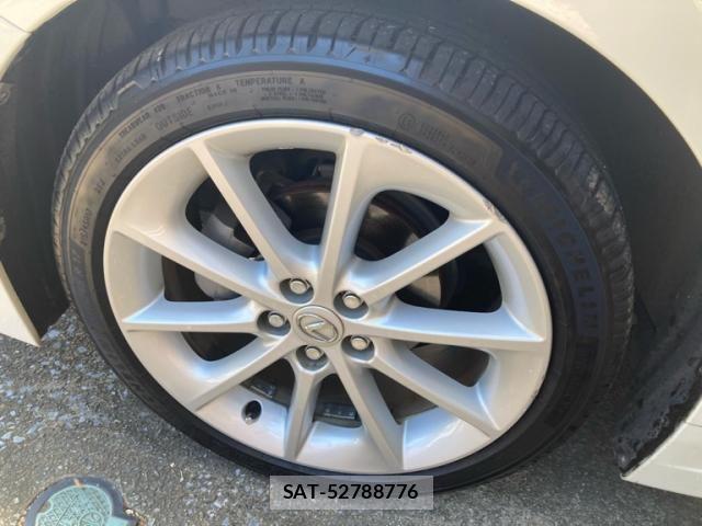 Lexus CT 2012-07 8230598-12