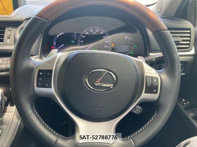 Lexus CT 2012-07 8230598-18