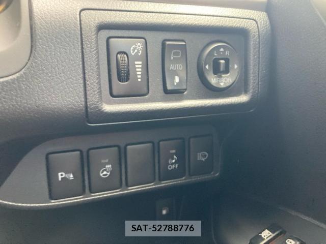 Lexus CT 2012-07 8230598-20