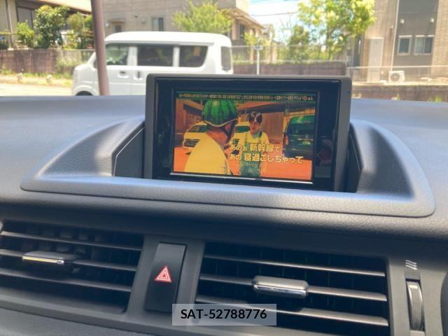 Lexus CT 2012-07 8230598-22