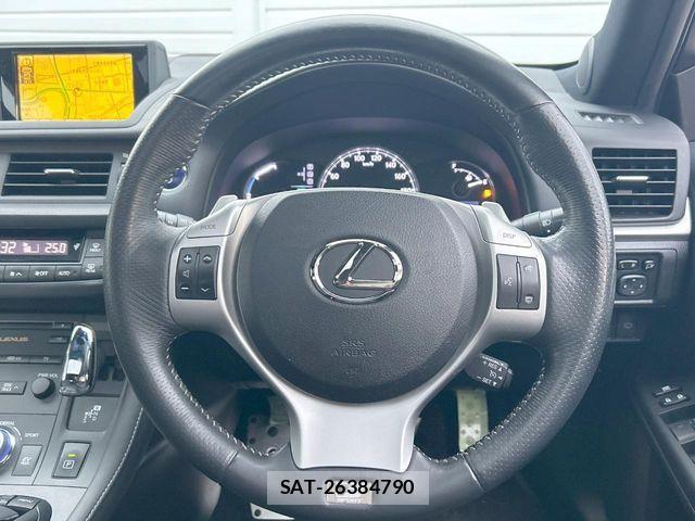 Lexus CT 2011-05 8245694-13