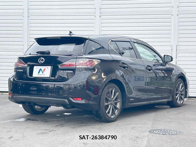 Lexus CT 2011-05 8245694-19