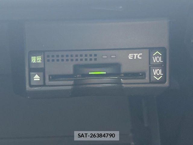 Lexus CT 2011-05 8245694-5