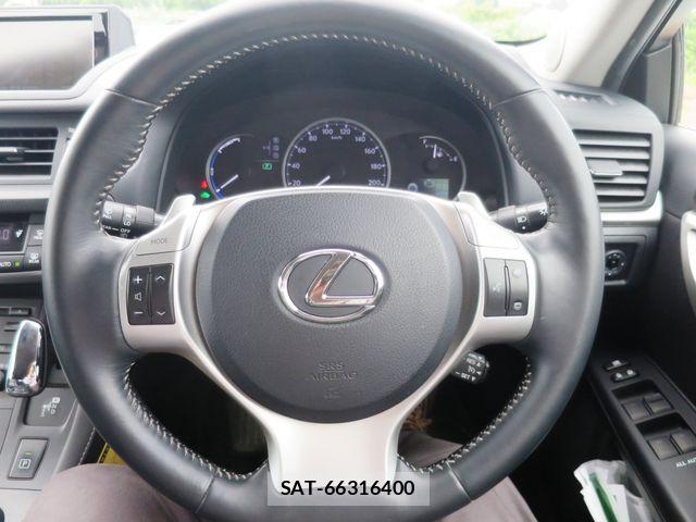 Lexus CT 2011-04 8245693-12