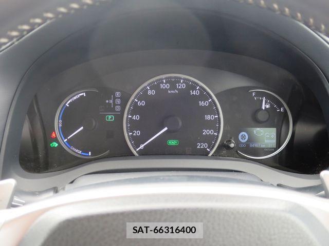 Lexus CT 2011-04 8245693-13