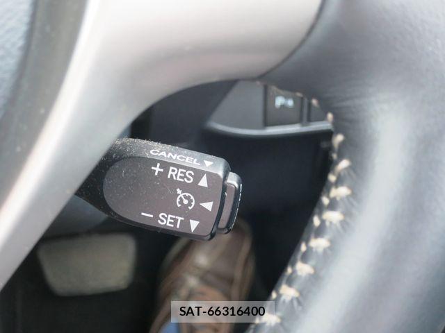Lexus CT 2011-04 8245693-19