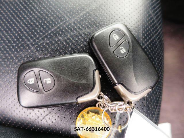 Lexus CT 2011-04 8245693-23