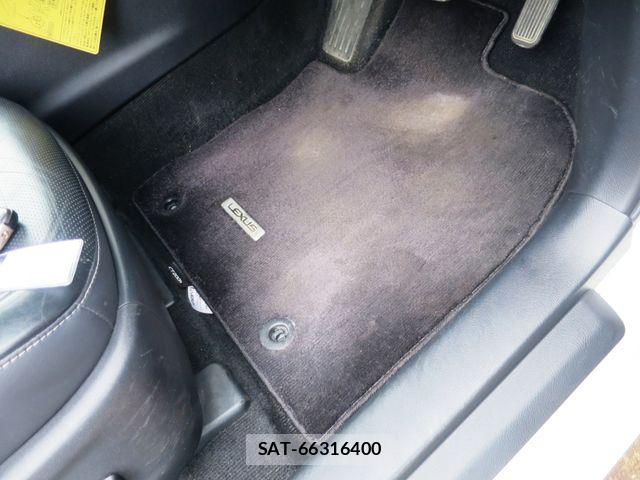 Lexus CT 2011-04 8245693-25